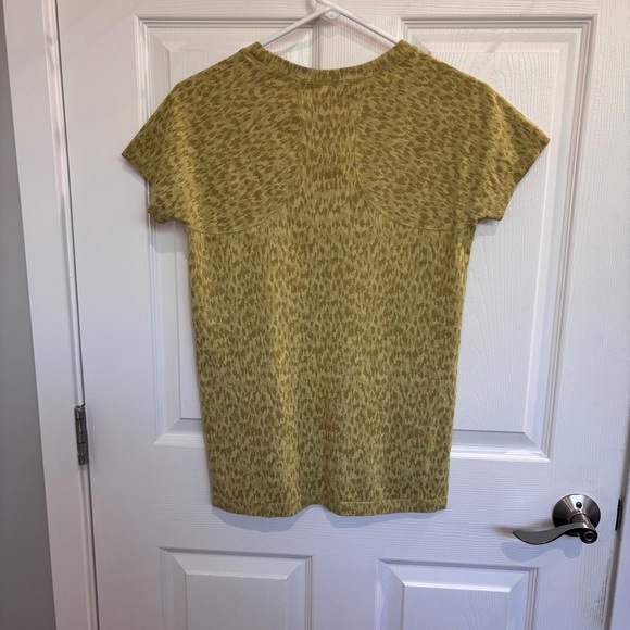 Athleta Yellow Patterned Women's Top - Picture 6 of 9